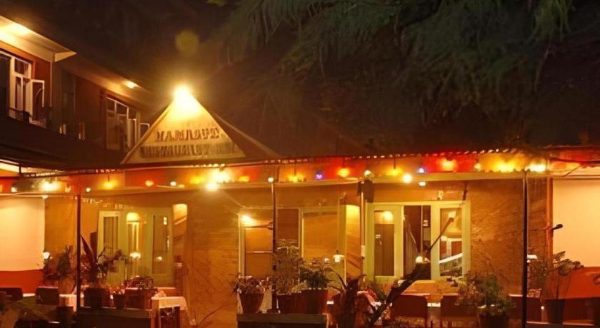 Fairmount Hotel Pokhara Kültér fotó