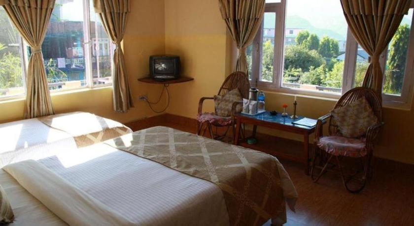 Fairmount Hotel Pokhara Kültér fotó